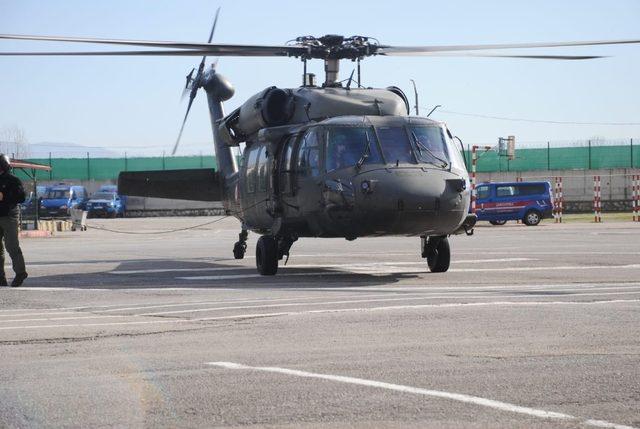 Sakarya’da helikopterli trafik denetiminde 28 araç sürücüsüne ceza kesildi