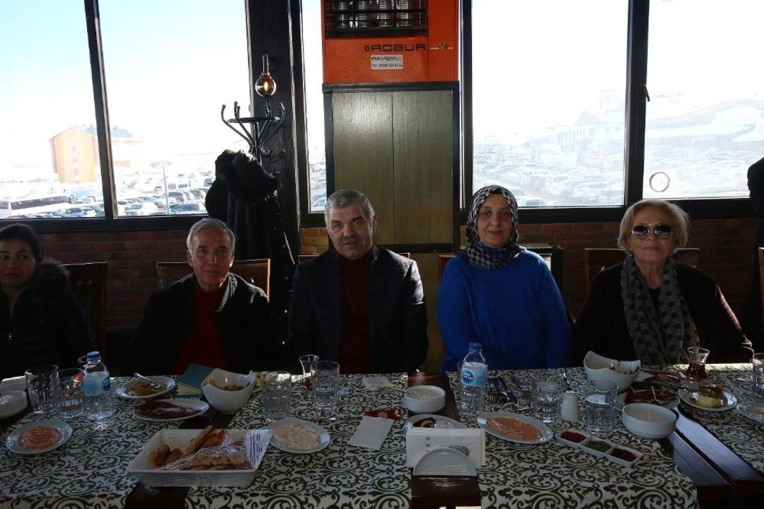 Gazeteciler Erciyes&rsquo;te buluştu