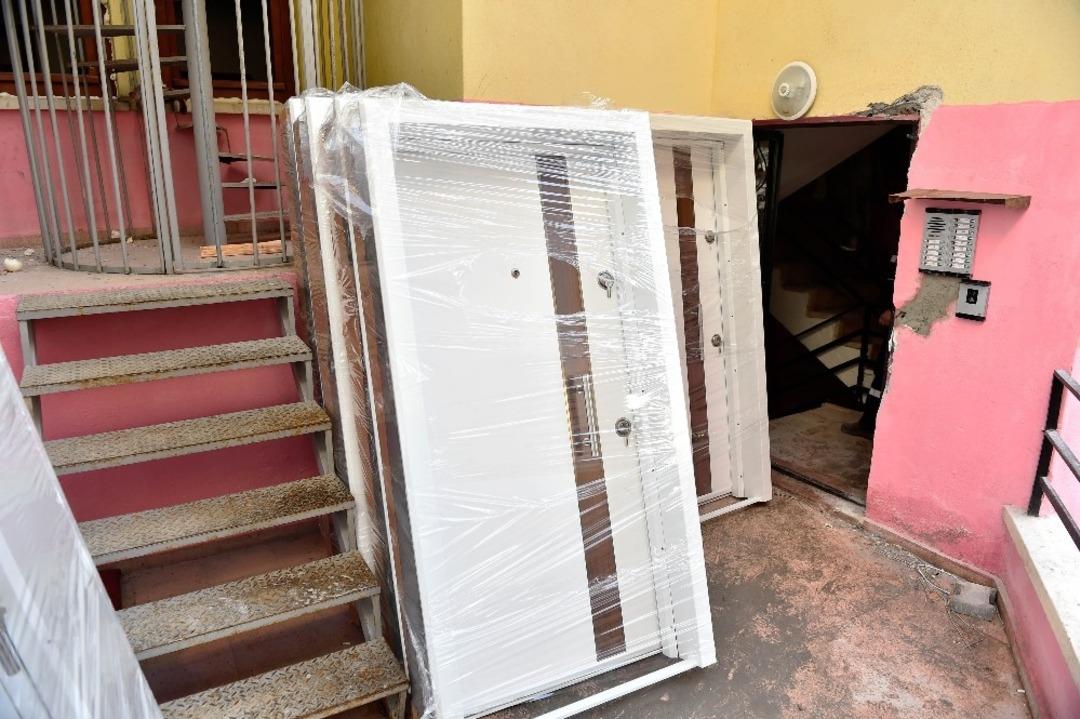 Ankara B&uuml;y&uuml;kşehir patlamada hasar g&ouml;ren apartmanı yeniden inşa ediyor