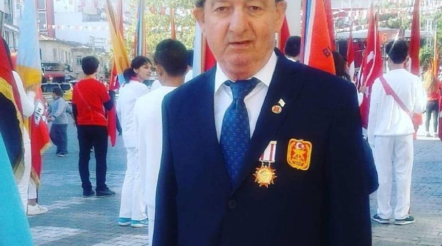 Kalbine yenik d&uuml;şen Kıbrıs gazisi askeri t&ouml;renle uğurlandı