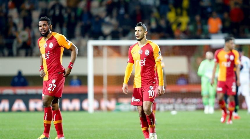 Galatasaraylı taraftarlar Belhanda'nın performansını eleştirdi