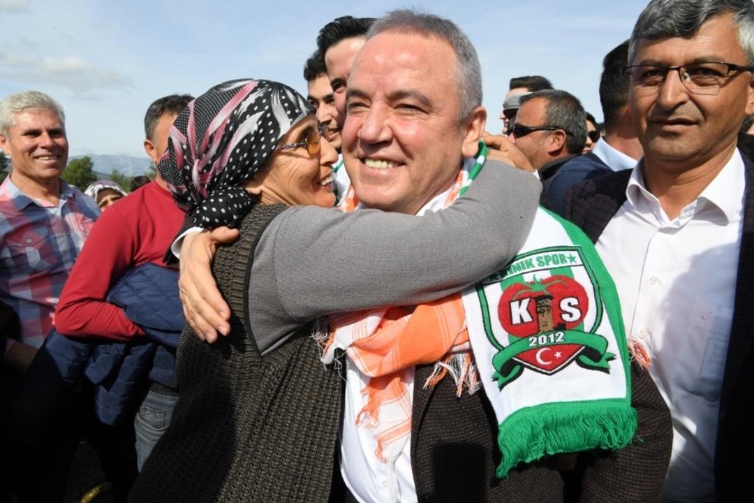 Başkan Adayı B&ouml;cek, Alanya ve Kaş&rsquo;ta se&ccedil;im &ccedil;alışması yaptı