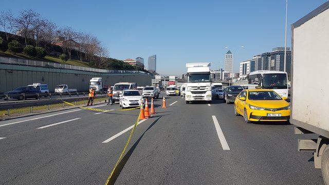 TEM'de kaza : Motosiklet sürücüsü hayatını kaybetti (1)