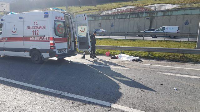 TEM'de kaza : Motosiklet sürücüsü hayatını kaybetti (1)