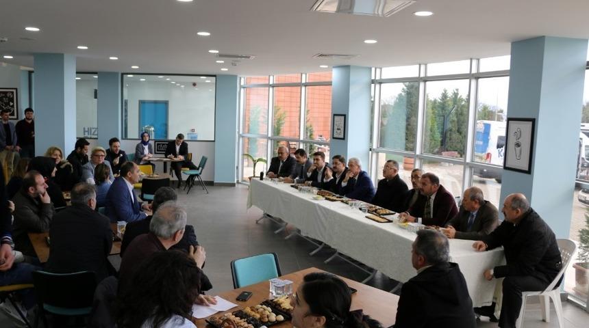 Kocaeli&rsquo;nde y&ouml;neticiler vatandaşlarla bir arada