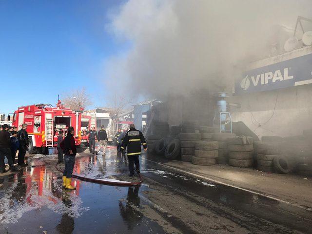 Diyarbakır'da lastik atölyesinde yangın