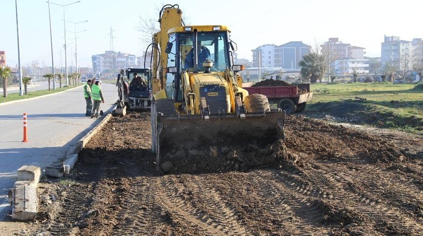 Burhaniye&rsquo;de Melih Babu&ccedil;cuoğlu Bulvarında &ccedil;evre d&uuml;zenlemesi