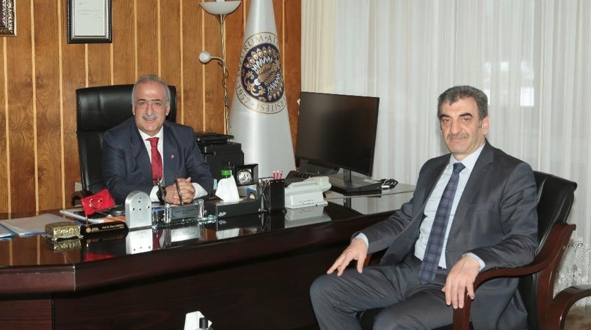 SGK Erzurum İl M&uuml;d&uuml;r&uuml; Durmuş&rsquo;tan Rekt&ouml;r &Ccedil;omaklı&rsquo;ya ziyaret