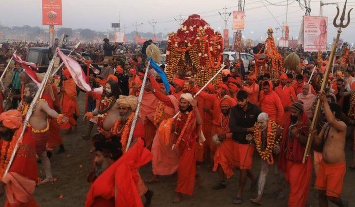 Hindistan'ın kutsal günü! Milyonlarcası bir arada G3