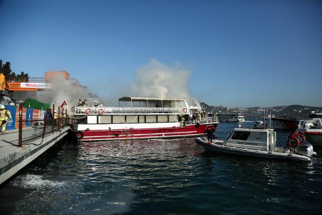 /ek fotoğraf ve bilgiyle/ Sarıyer'de tekne yangını