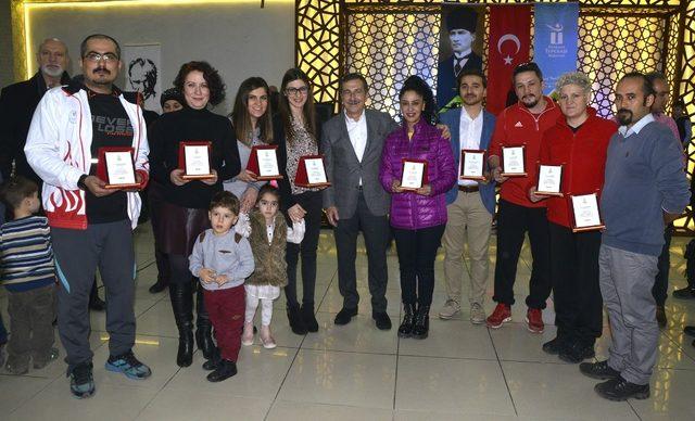 Başkan Ataç, Tepebaşı sporcularıyla bir araya geldi