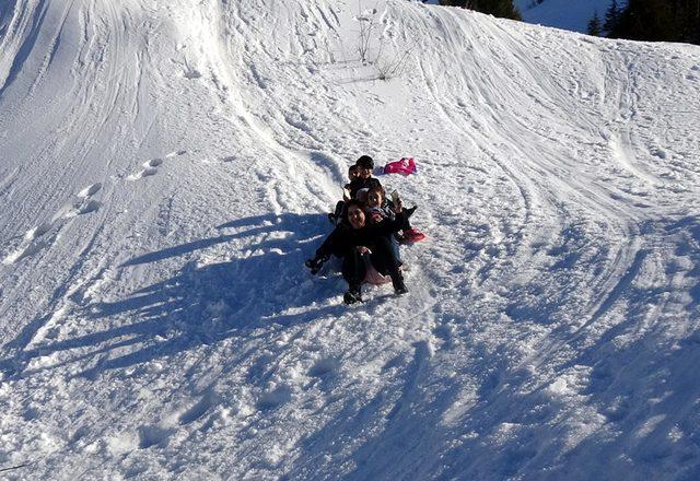 Kar erimeye başladı, yayla evlerini su bastı 3