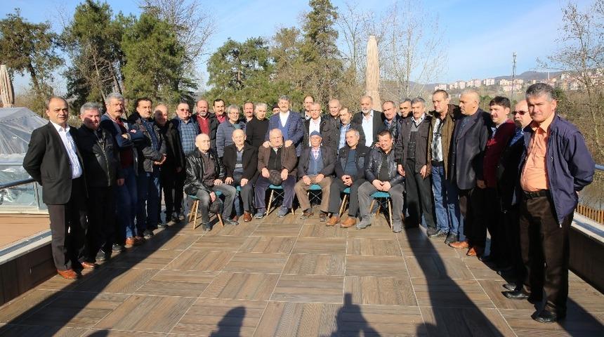 Akın&rsquo;dan emekli belediye &ccedil;alışanları ile kahvaltı