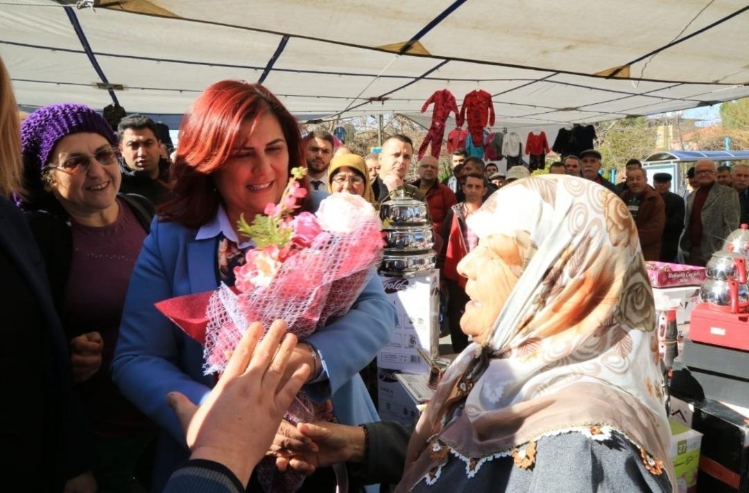 Başkan &Ccedil;er&ccedil;ioğlu, Ko&ccedil;arlı&rsquo;da vatandaşlarla buluştu