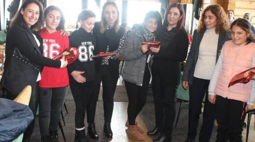 &Ouml;ks&uuml;z, &lsquo;&Ccedil;ocuk Evleri&rsquo;nde kalan &ccedil;ocuklarla bir araya geldi