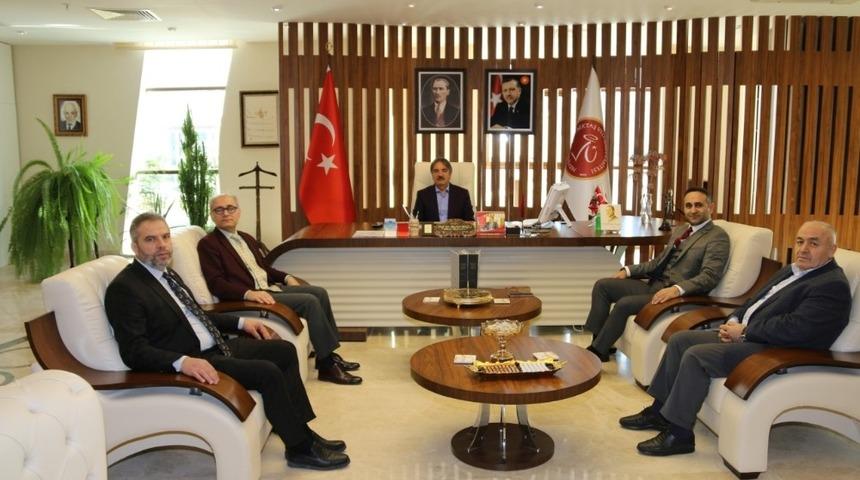 T&uuml;rk Kızılay Genel M&uuml;d&uuml;r Yardımcısı &Ouml;zer, Rekt&ouml;r Bağlı&rsquo;yı ziyaret etti