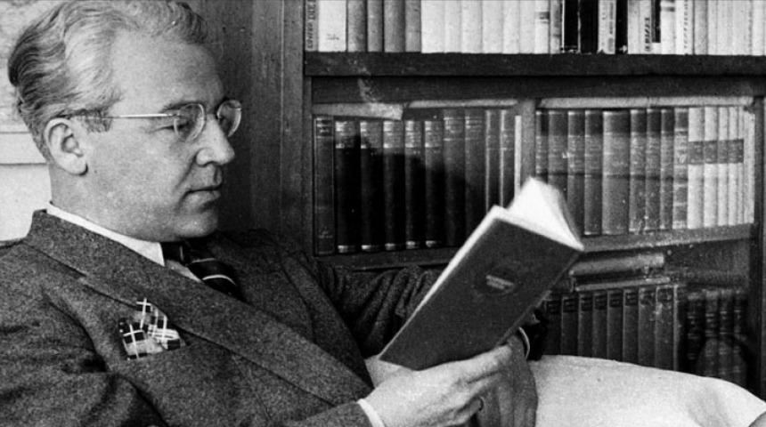 Sabahattin Ali sözleri:  Kürk Mantolu Madonna, Sırça Köşk ve Canım Aliye Ruhum Filiz'den alıntılar ve şiirlerinden şarkı sözleri 