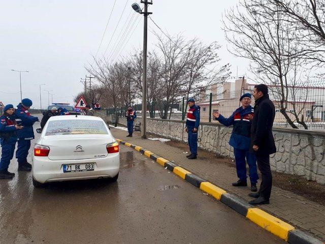 Jandarmadan yol denetimi