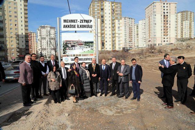 Vali Günaydın’la Hayırsever Akköse Ailesi Arasında Okul Protokolü İmzalandı