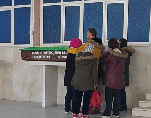 Yatağında ölü bulunan Gurbet, son yolculuğuna uğurlandı