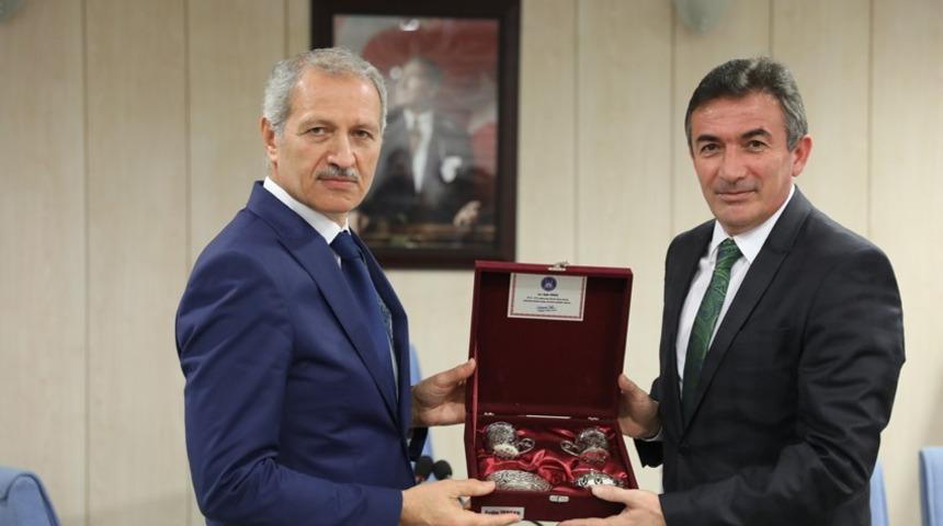 Adapazarı Belediyesi Meclisi toplandı