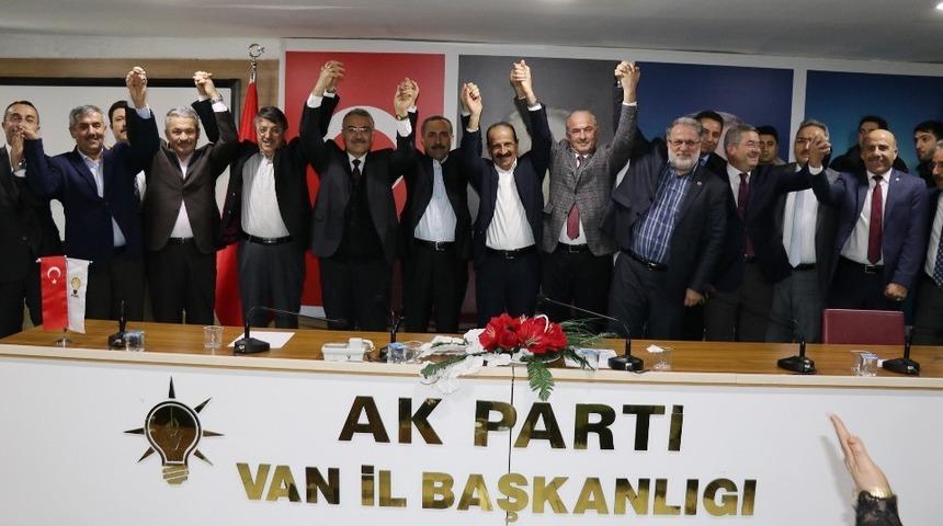 AK Parti&rsquo;den birlik mesajı