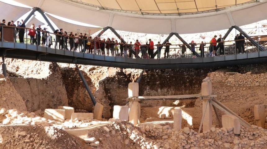 Sporcular Göbeklitepe’yi gezdi