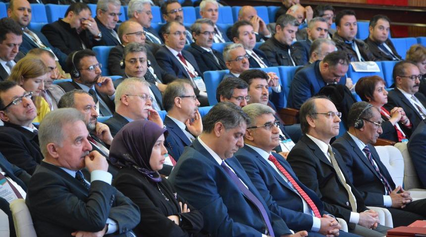 'İlkokula başlayan &ccedil;ocuklar, bug&uuml;n mevcut olmayan işlerde &ccedil;alışacaklar'