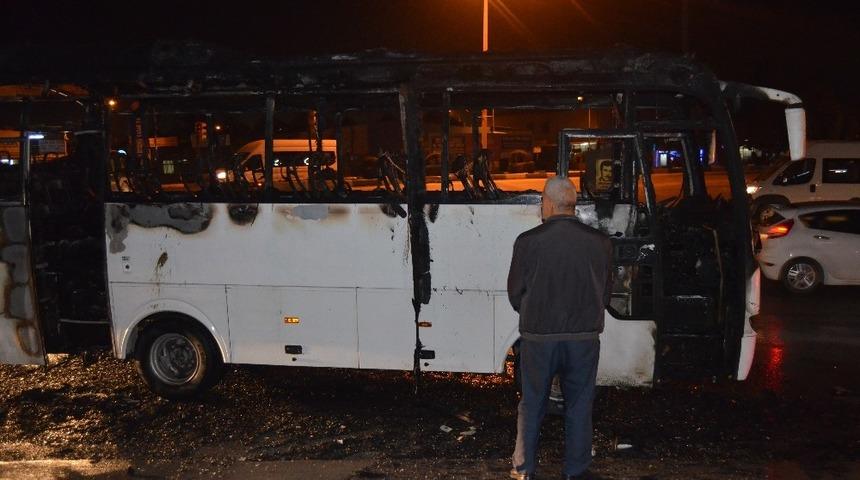 Okul taşıdı seyir halindeyken alev aldı