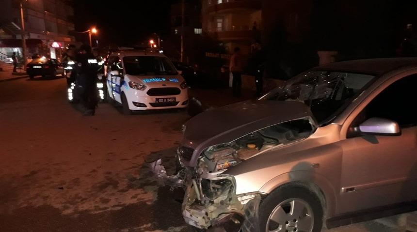 Otomobiller &ccedil;arpıştı: 2 Yaralı