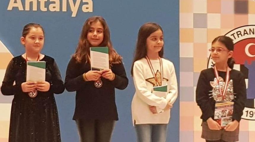 Aydınlı 2 satran&ccedil;&ccedil;ı milli takım havuzuna girdi