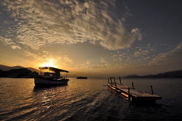 Bafa Gölü'nde görsel şölen! Buraya giden gün batmadan geri dönmüyor G3