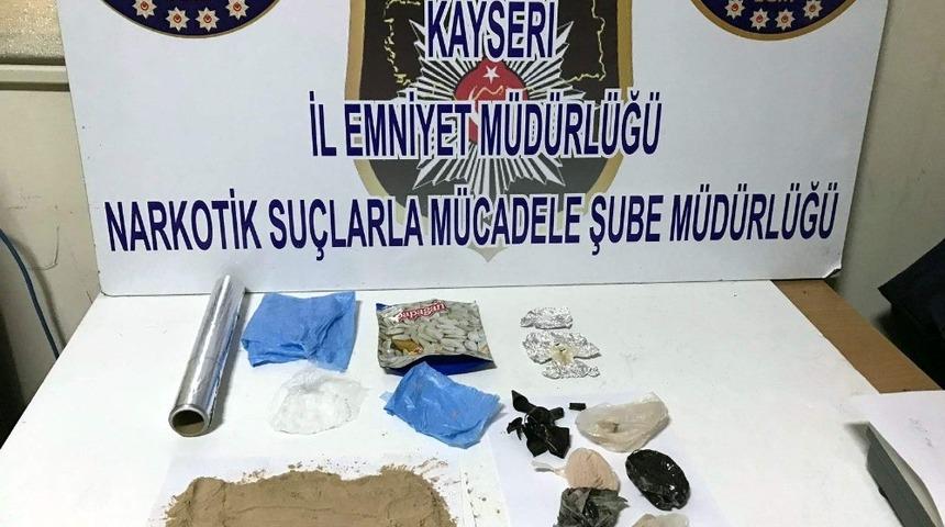 Kayseri&rsquo;de uyuşturucu operasyonu: 2 g&ouml;zaltı
