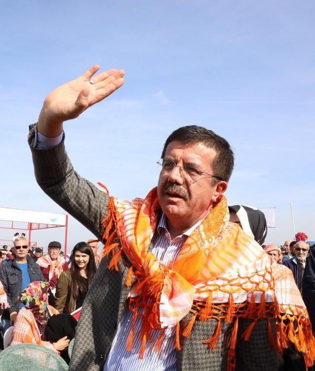 Zeybekçi, İzmir projelerini açıklayacak