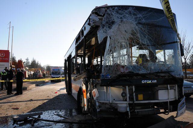 Eskişehir'de halk otobüsü TIR'a çarptı: 1 ölü, 17 yaralı