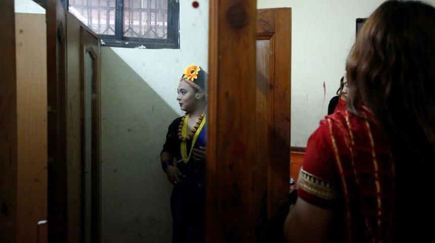 Regl olduğu için eve alınmadı, zehirlenerek öldü!