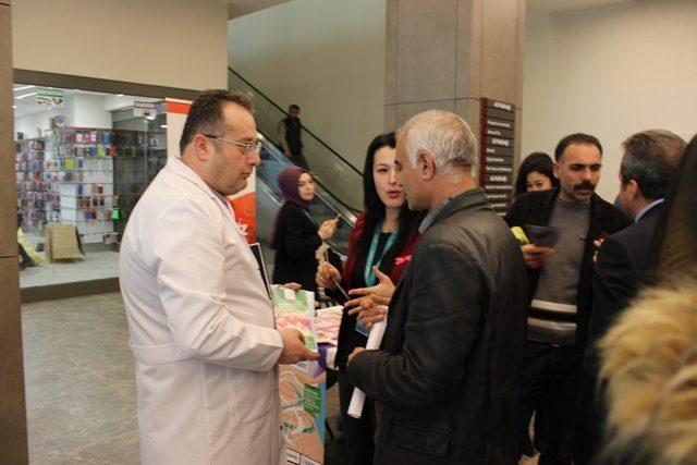 Fethi Sekin Şehir Hastanesi’nde kanser farkındalığı etkinliği