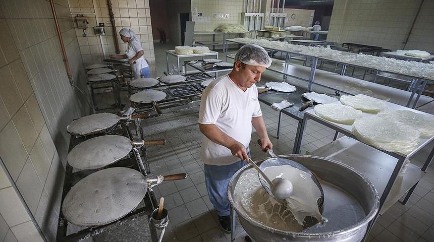 138 yıldır ürettiği güllacı dünyaya tanıtıyor!