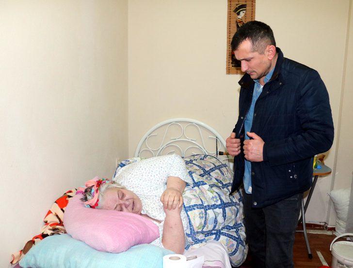 Hastaneye itfaiyeyle gidiyor! Kilolarından adım bile atamıyor G2