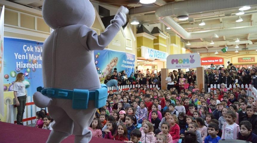 Akıllı Tavşan Momo Meysu Outlet&rsquo;te &Ccedil;ocuklarla Buluştu
