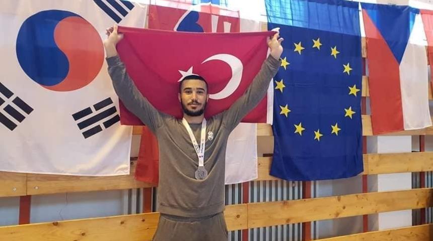 Kenan K&ouml;seoğlu&rsquo;ndan Bronz Madalya