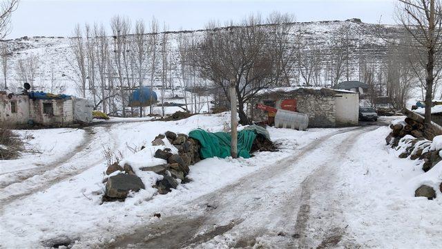 Baraj suları altında kalacak köyde taşınmayanların elektrikleri kesildi