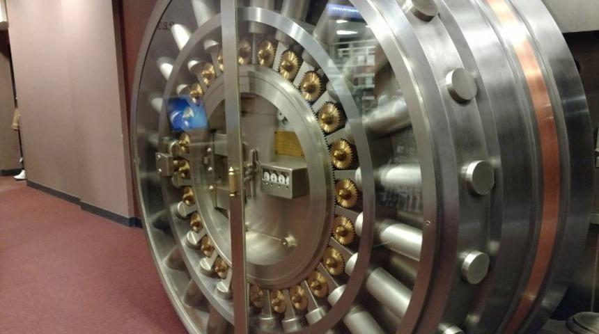 Kanalizasyon borusundan girip bankayı boşalttılar!