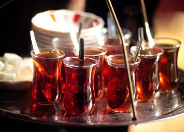 Orhangazi'de çay, simit 2,75 TL