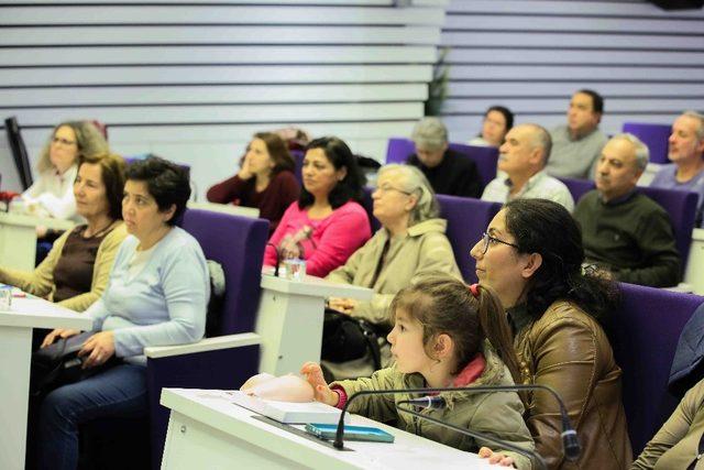 5 ayrı panelde kanserde erken teşhisin önemi vurgulandı