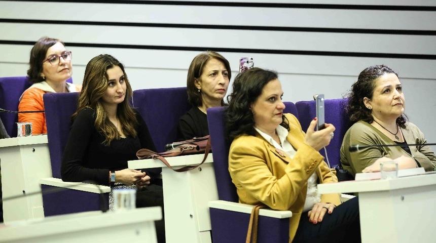 5 ayrı panelde kanserde erken teşhisin &ouml;nemi vurgulandı