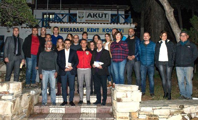 Ömer Günel’den Kuşadası AKUT’a teşekkür ziyareti