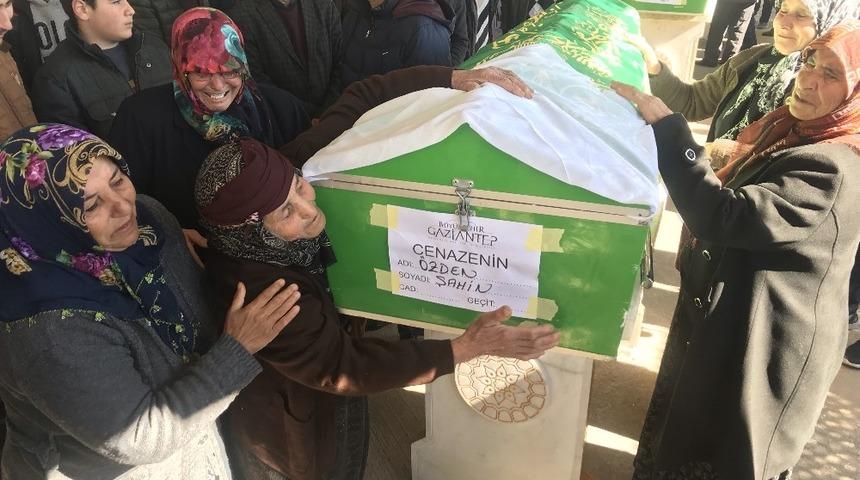 400 bin lirayı az buldu 5 kişiyi vurdu