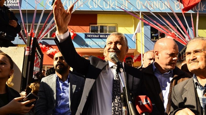 Karalar: "Adana &ccedil;ok kısa s&uuml;rede b&uuml;y&uuml;k bir k&ouml;y olmaktan kurtulacak"