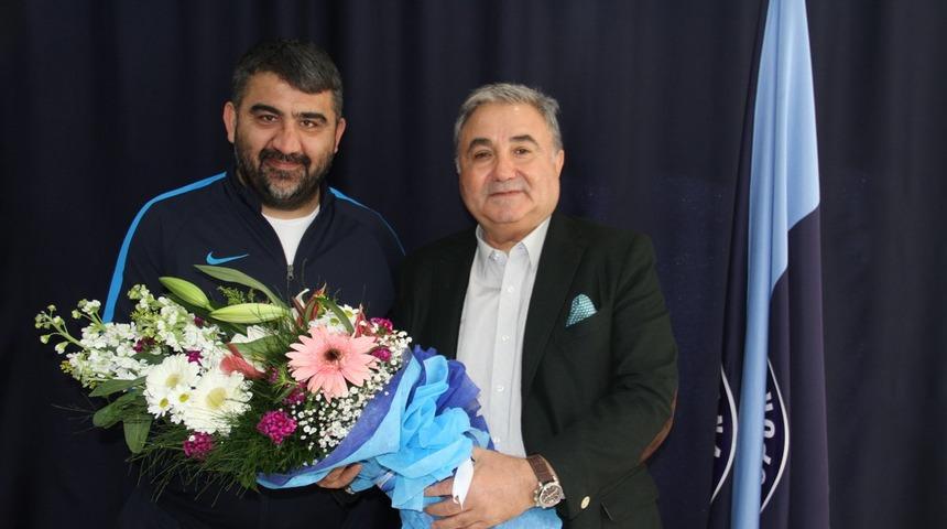 Adana Demirspor'un yeni teknik direktörü Ümit Özat oldu!